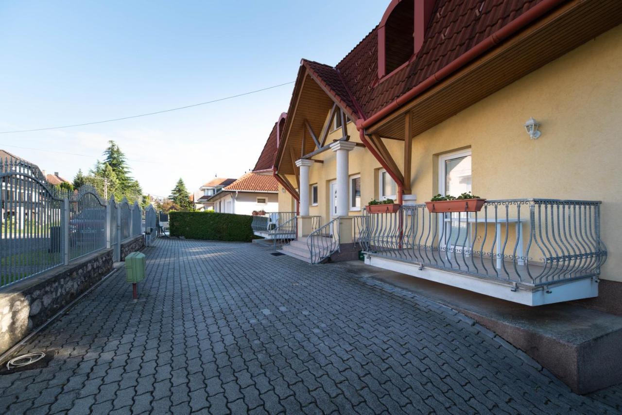 Ferienwohnung Lena Apartman Hévíz Exterior foto