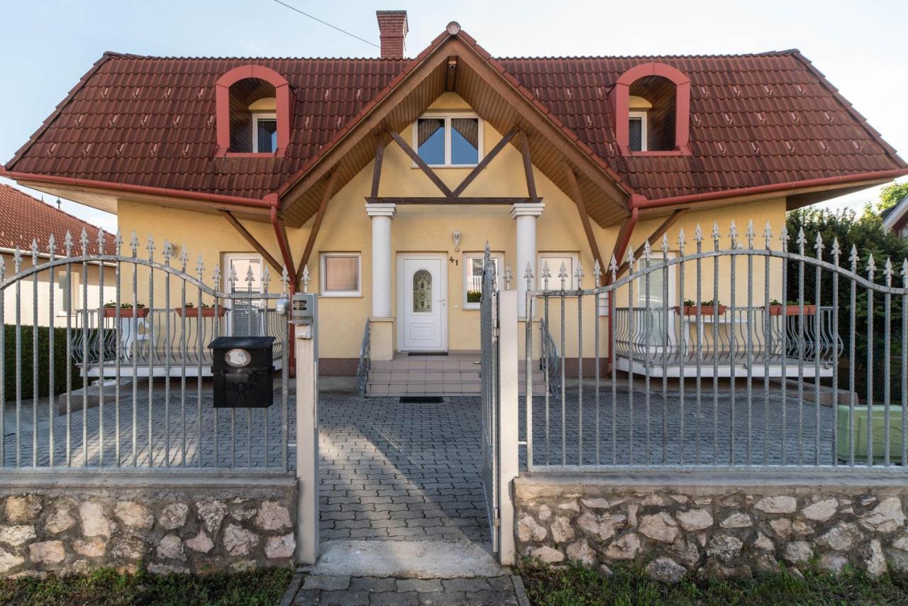 Ferienwohnung Lena Apartman Hévíz Exterior foto